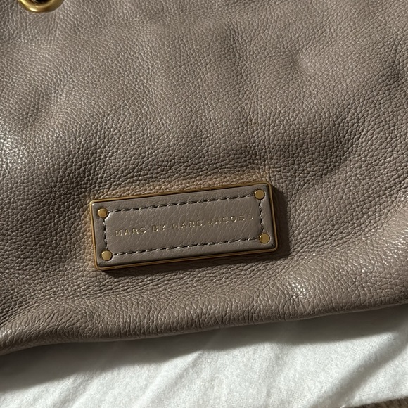 Marc by Marc Jacobs taupe leather bag - Picture 2 of 8